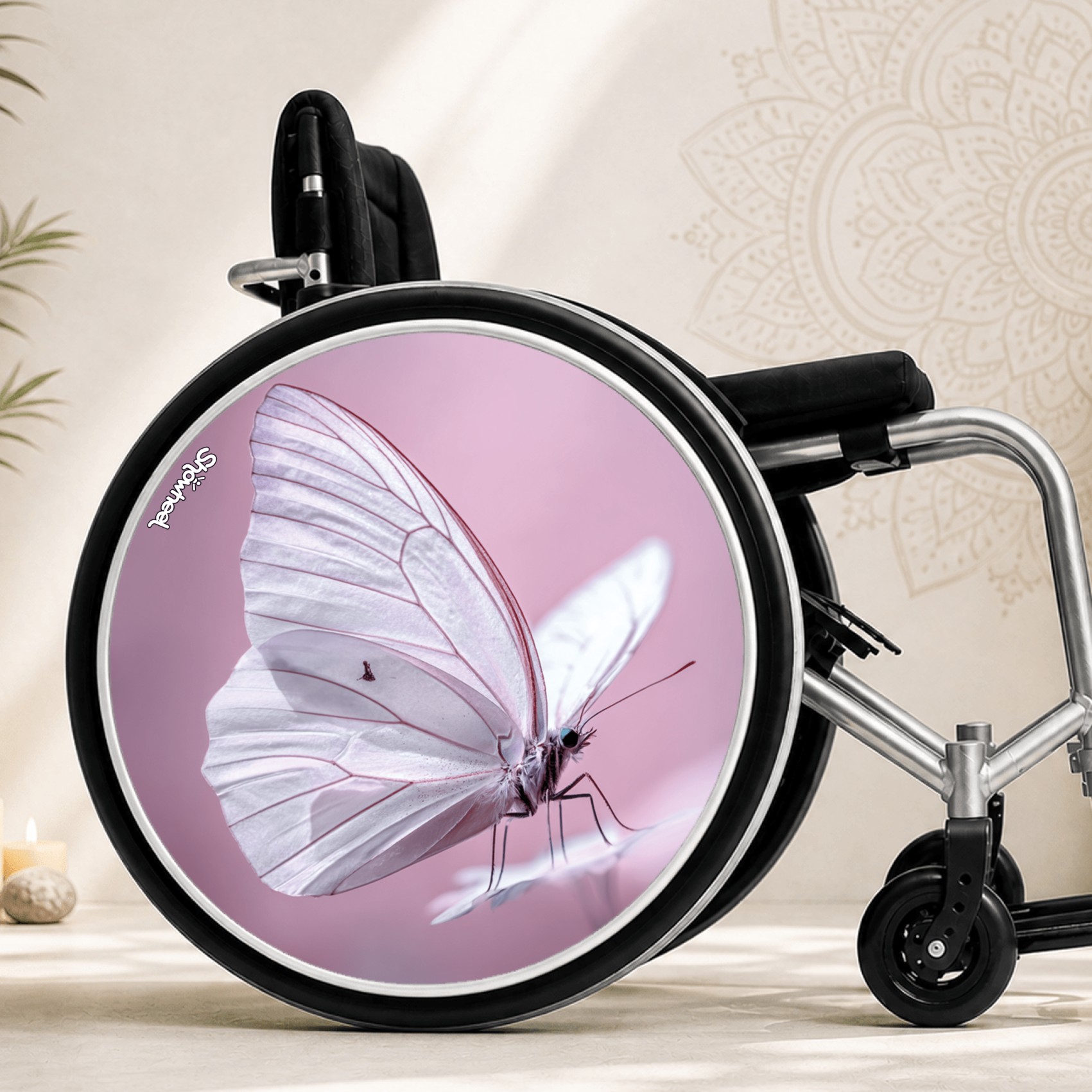 Enjoliveur décoratif pour fauteuil roulant - Papillon rose